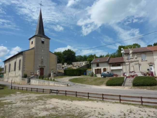 Mouilly – église